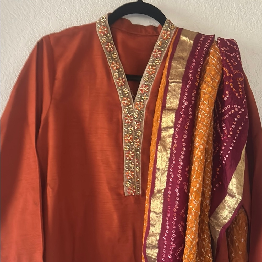 Women’s 3 piece Indian Pakistani shalwar suit  size L